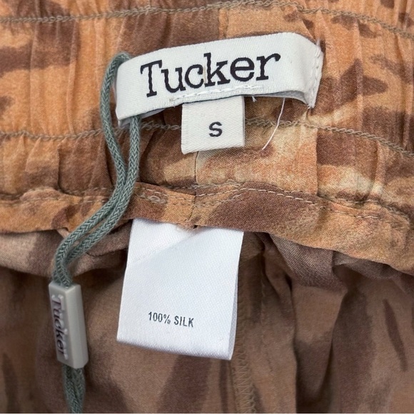 Tucker NYC Julia Silk Pants Small Animal Print Joggers NEW NWOT - Picture 5 of 7